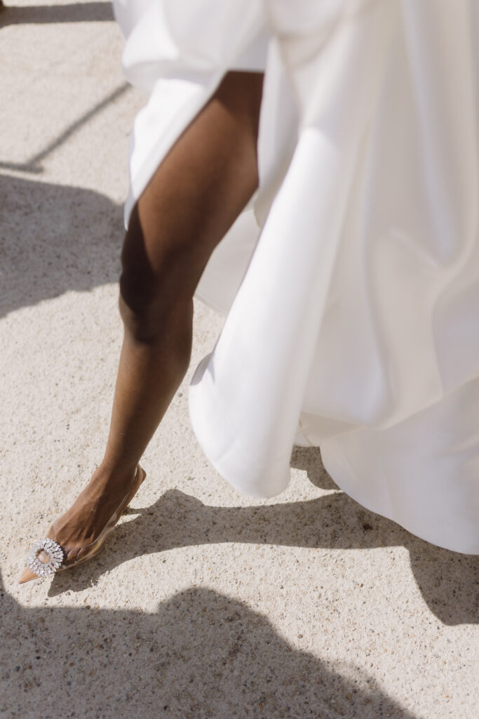 Braut mit Strass Schuhe